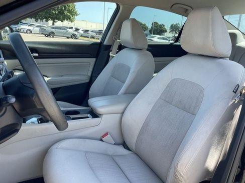 Used 2019 Nissan Altima 2.5 S FWD image 23
