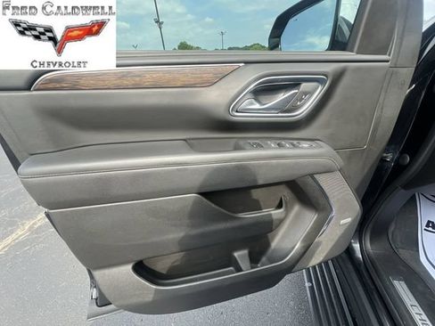 Used 2023 Chevrolet Tahoe Premier AWD/4WD image 28