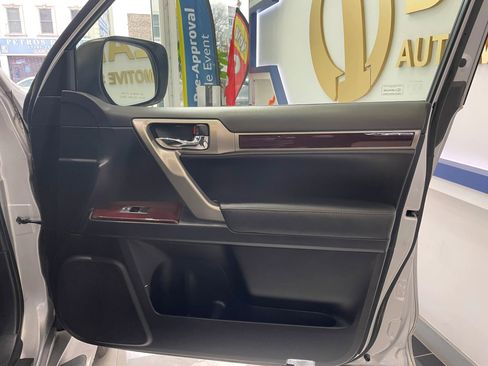 Used 2015 Lexus GX 460 w/ Premium Package image 26