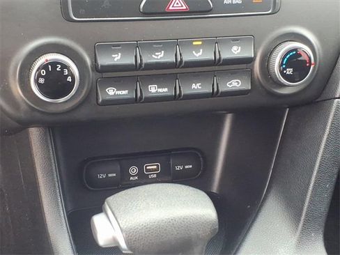 Used 2018 Kia Sportage LX image 8