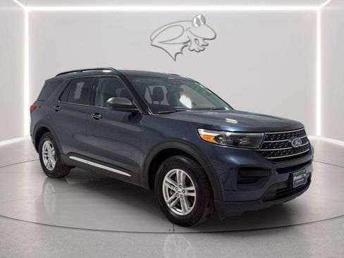 Certified 2024 Ford Explorer XLT RWD image 7