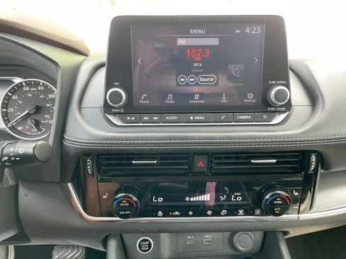 Used 2023 Nissan Rogue SV w/ SV Premium Package image 32