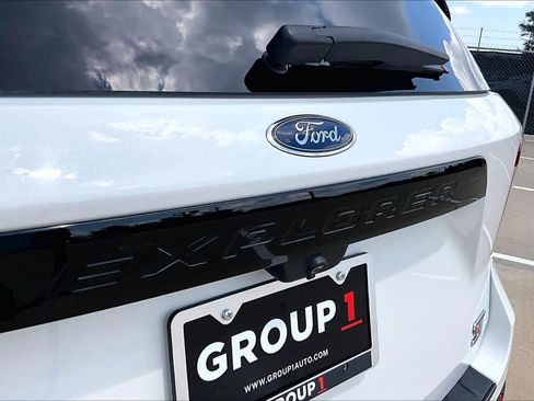 Used 2023 Ford Explorer ST-Line w/ Class IV Trailer Tow Package RWD image 30