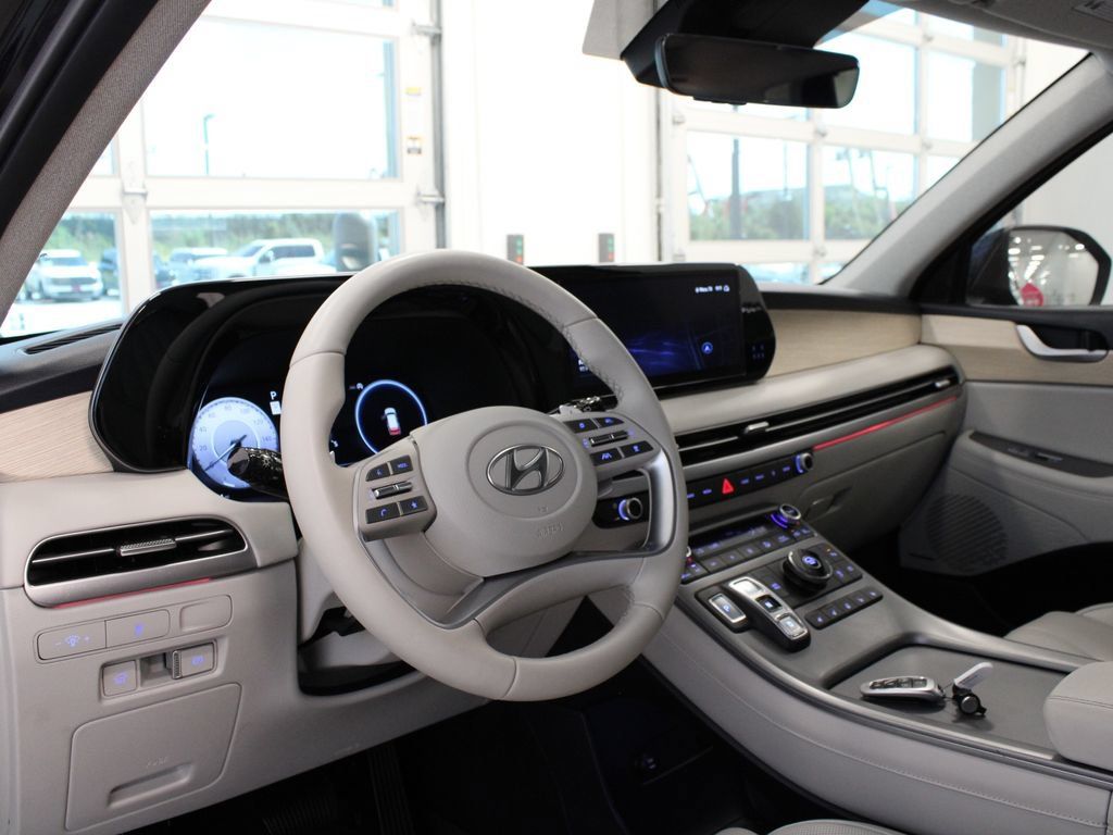 Used 2023 Hyundai Palisade Calligraphy w/ Winter Package FWD image 15