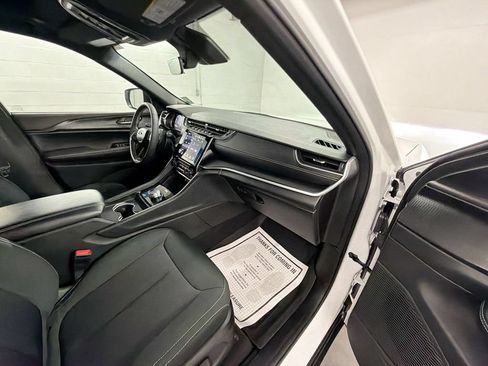 Used 2025 Jeep Grand Cherokee Laredo X w/ Luxury Tech Group I AWD/4WD image 28