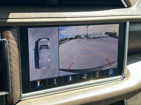 Used 2021 GMC Yukon XL Denali w/ Denali Premium Package AWD/4WD image 36
