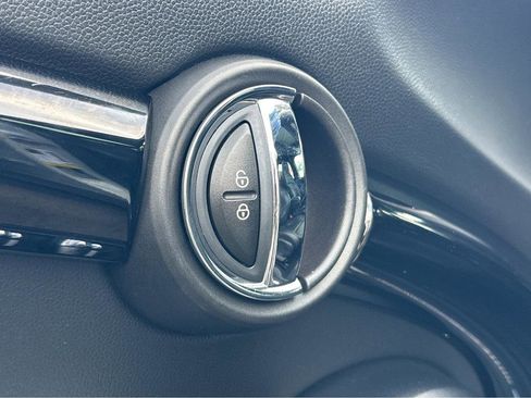 Used 2016 MINI Cooper S image 33