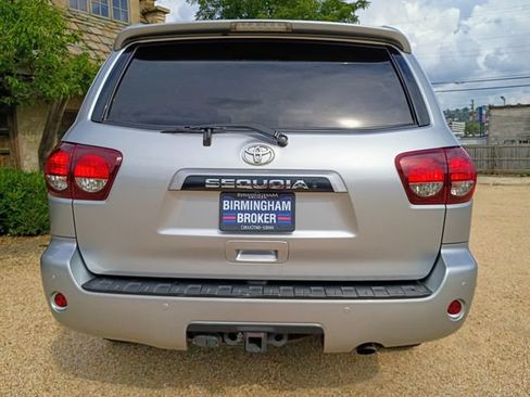 Used 2020 Toyota Sequoia SR5 RWD image 9