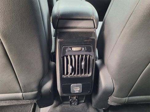 Used 2022 Jeep Compass Limited image 18