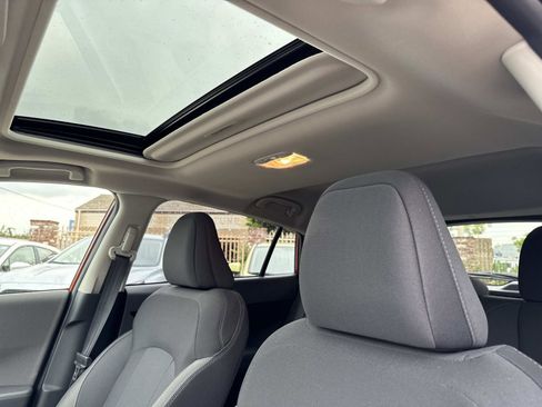 Certified 2025 Subaru Crosstrek 2.0i Premium image 17