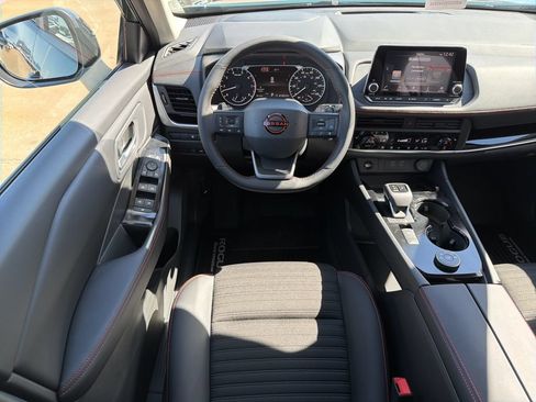 Used 2026 Nissan Rogue SV AWD/4WD image 22
