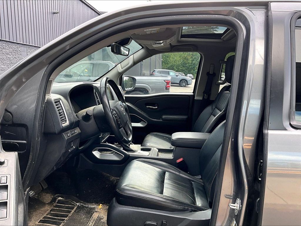 Used 2024 Nissan Frontier SL w/ Technology Package AWD/4WD image 7