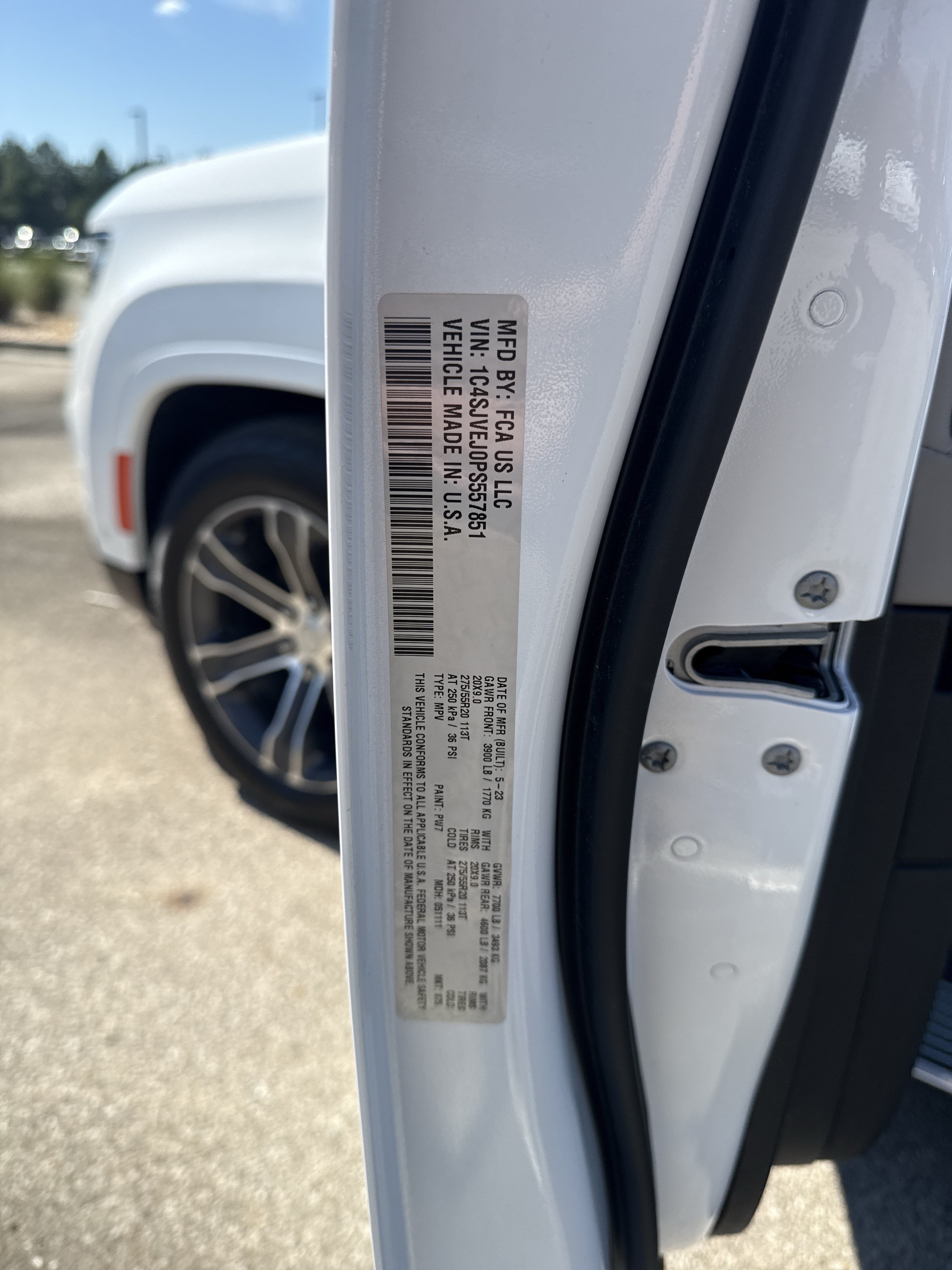 Used 2023 Jeep Grand Wagoneer 4WD image 33