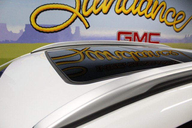 Used 2023 Buick Encore GX Essence w/ Experience Buick Package FWD image 2