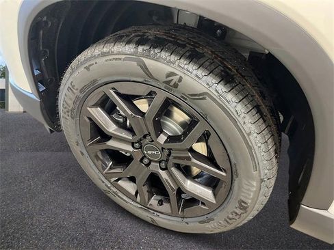 New 2025 Honda Pilot Touring image 11