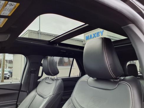 Used 2022 Ford Explorer ST w/ Equipment Group 401A image 16