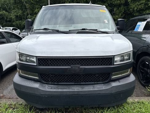 Used 2018 Chevrolet Express 2500 w/ Driver Convenience Package RWD image 10