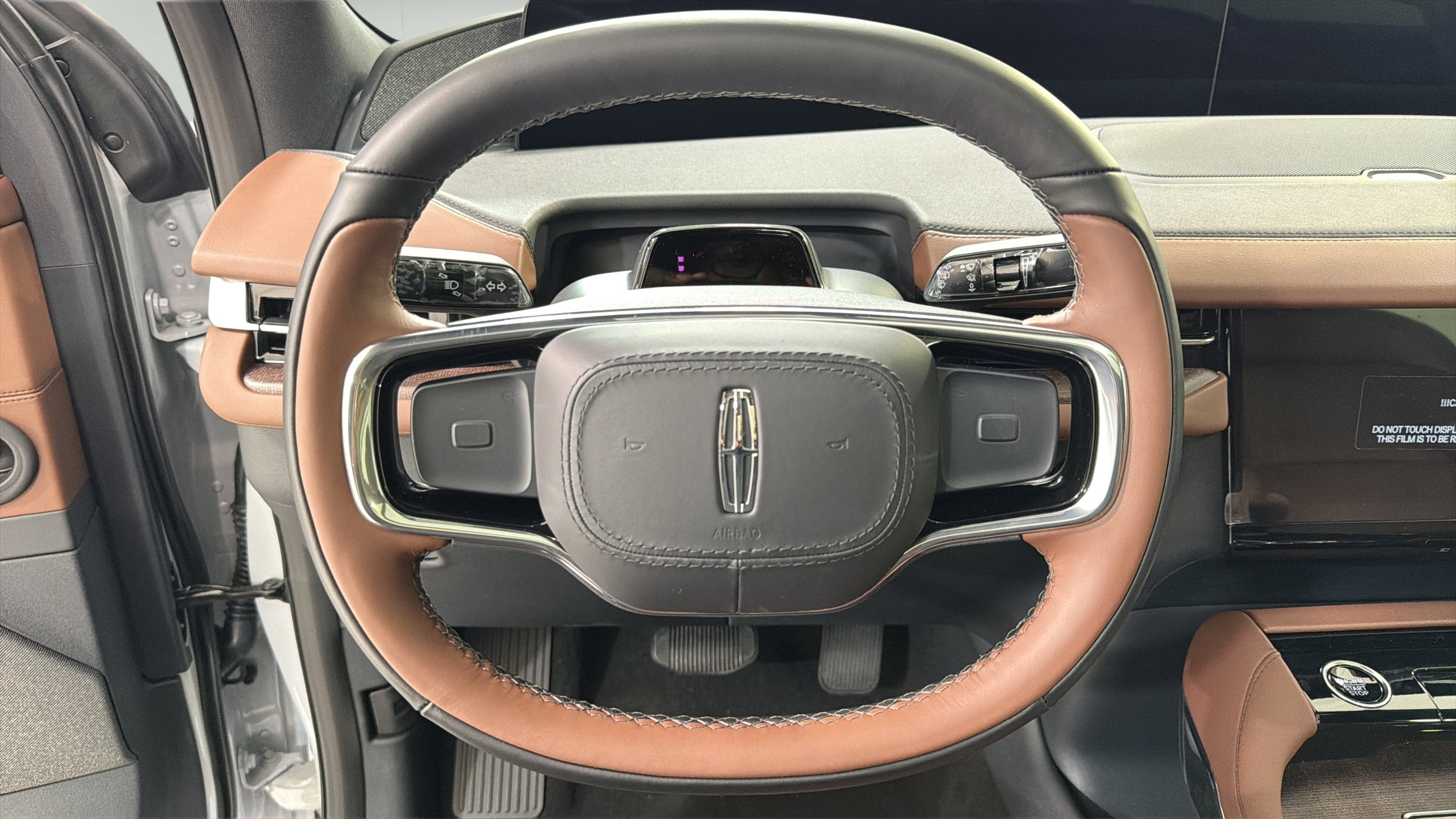New 2026 Lincoln Navigator Reserve AWD/4WD image 12
