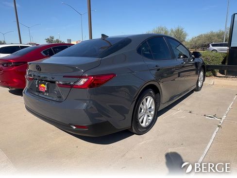 Used 2025 Toyota Camry LE image 4