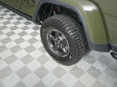 Used 2023 Jeep Gladiator Rubicon w/ LED Lighting Group AWD/4WD image 8