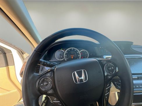 Used 2016 Honda Accord EX-L image 11
