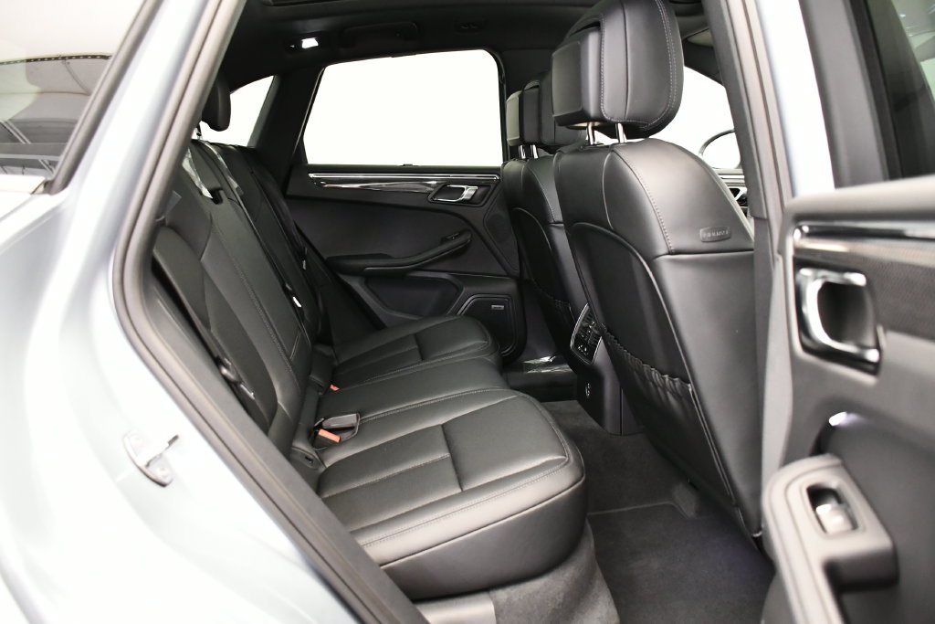 Certified 2026 Porsche Macan Turbo AWD/4WD image 55