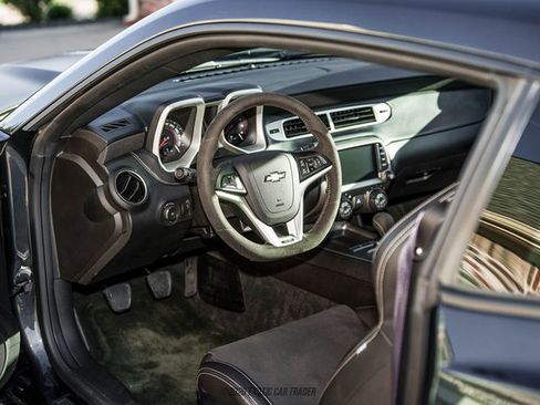 Used 2015 Chevrolet Camaro SS w/ SS Performance Package RWD image 22