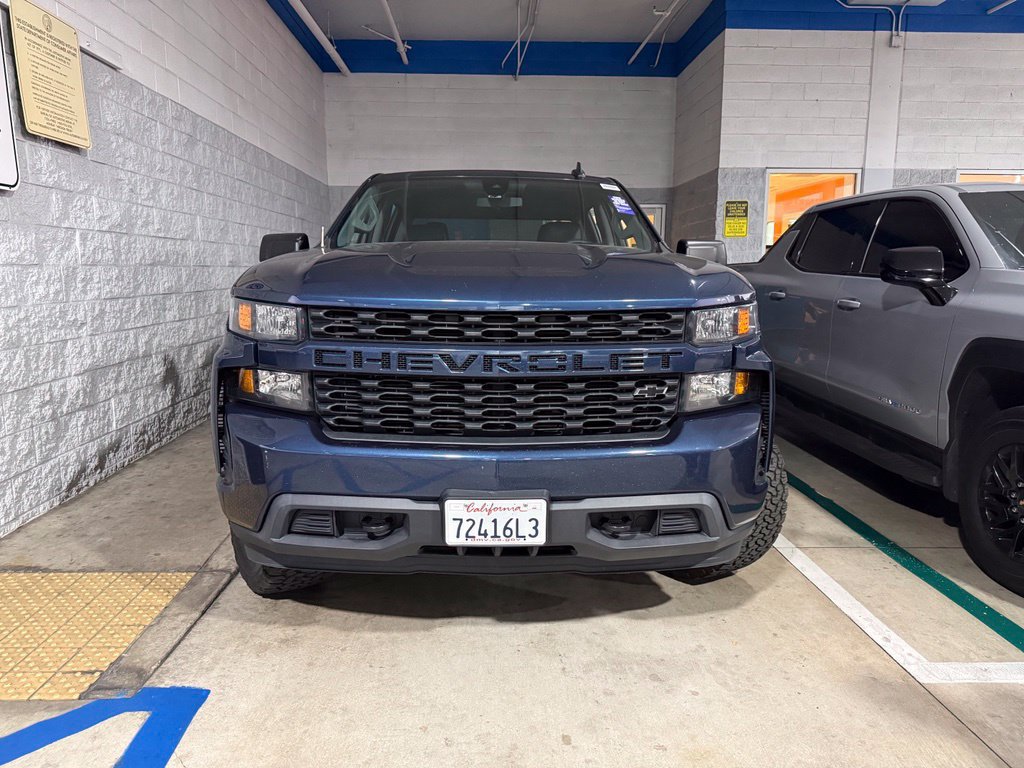 Used 2022 Chevrolet Silverado 1500 Custom w/ LPO, Dark Essentials Package RWD image 2