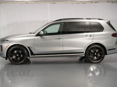 Used 2026 BMW X7 xDrive40i AWD/4WD image 2