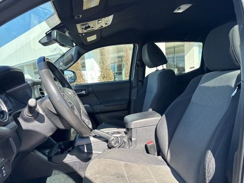 Used 2021 Toyota Tacoma TRD Off-Road w/ Technology Package image 13