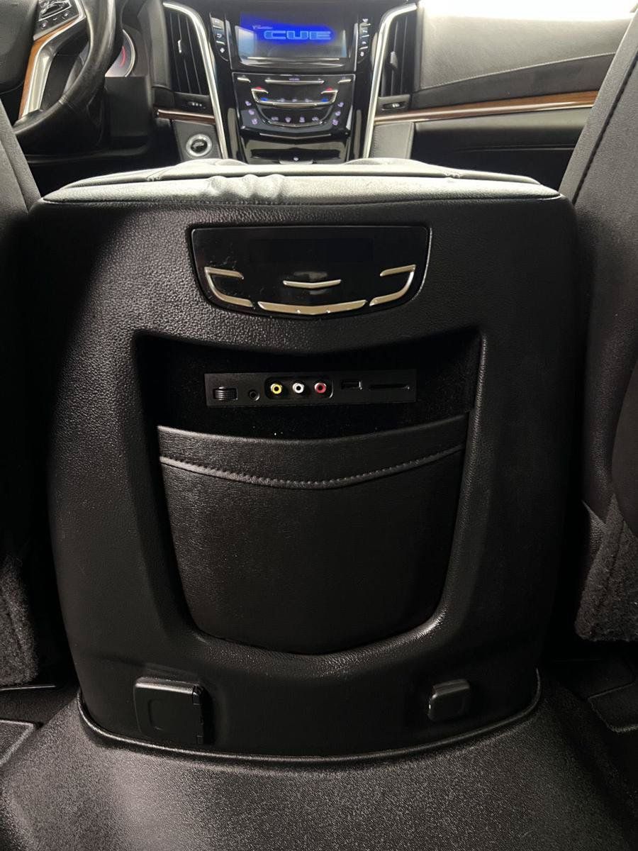 Used 2016 Cadillac Escalade Luxury AWD/4WD image 19