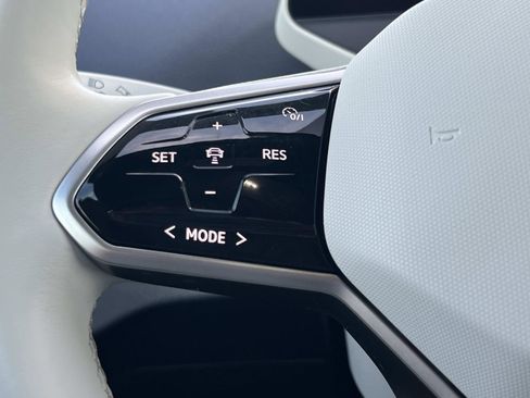 Used 2023 Volkswagen ID.4 Pro S Plus image 7