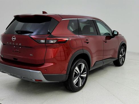 Used 2024 Nissan Rogue SL w/ SL Premium Package image 4