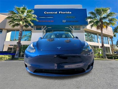 Used 2025 Tesla Model Y Performance image 3