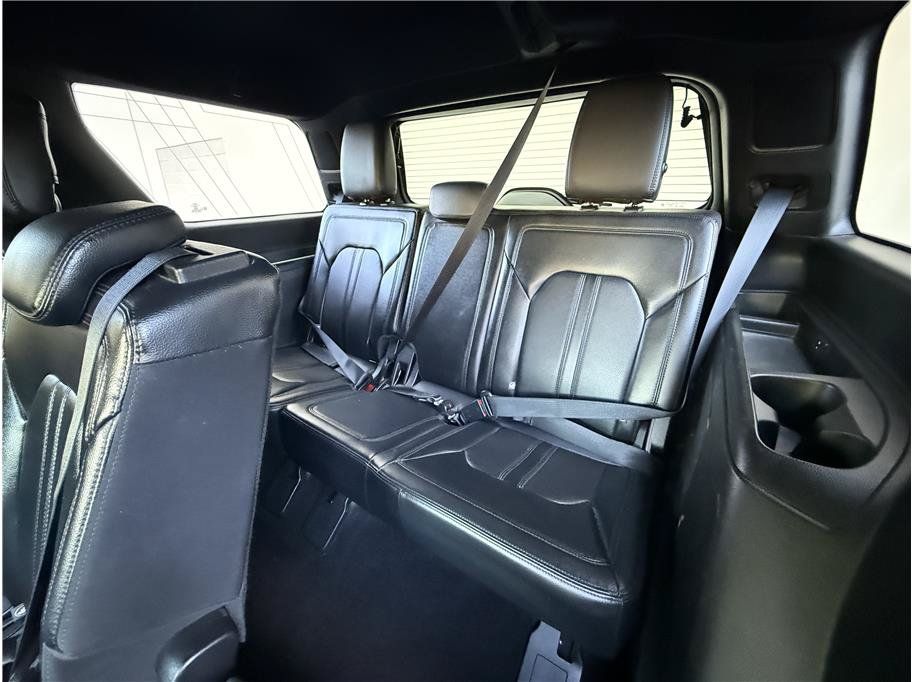 Used 2019 Ford Expedition Limited RWD image 21