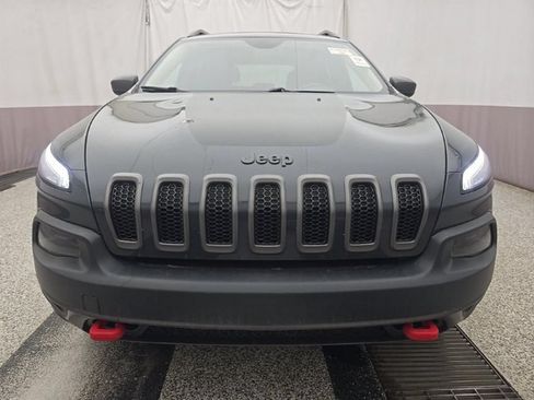 Used 2017 Jeep Cherokee Trailhawk w/ Comfort & Convenience Group AWD/4WD image 2