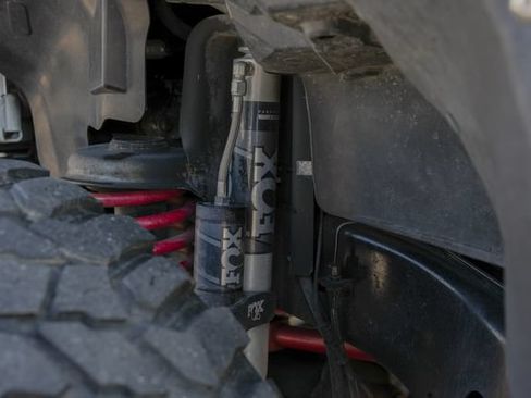 Used 2016 Jeep Wrangler Unlimited Rubicon w/ Connectivity Group AWD/4WD image 17