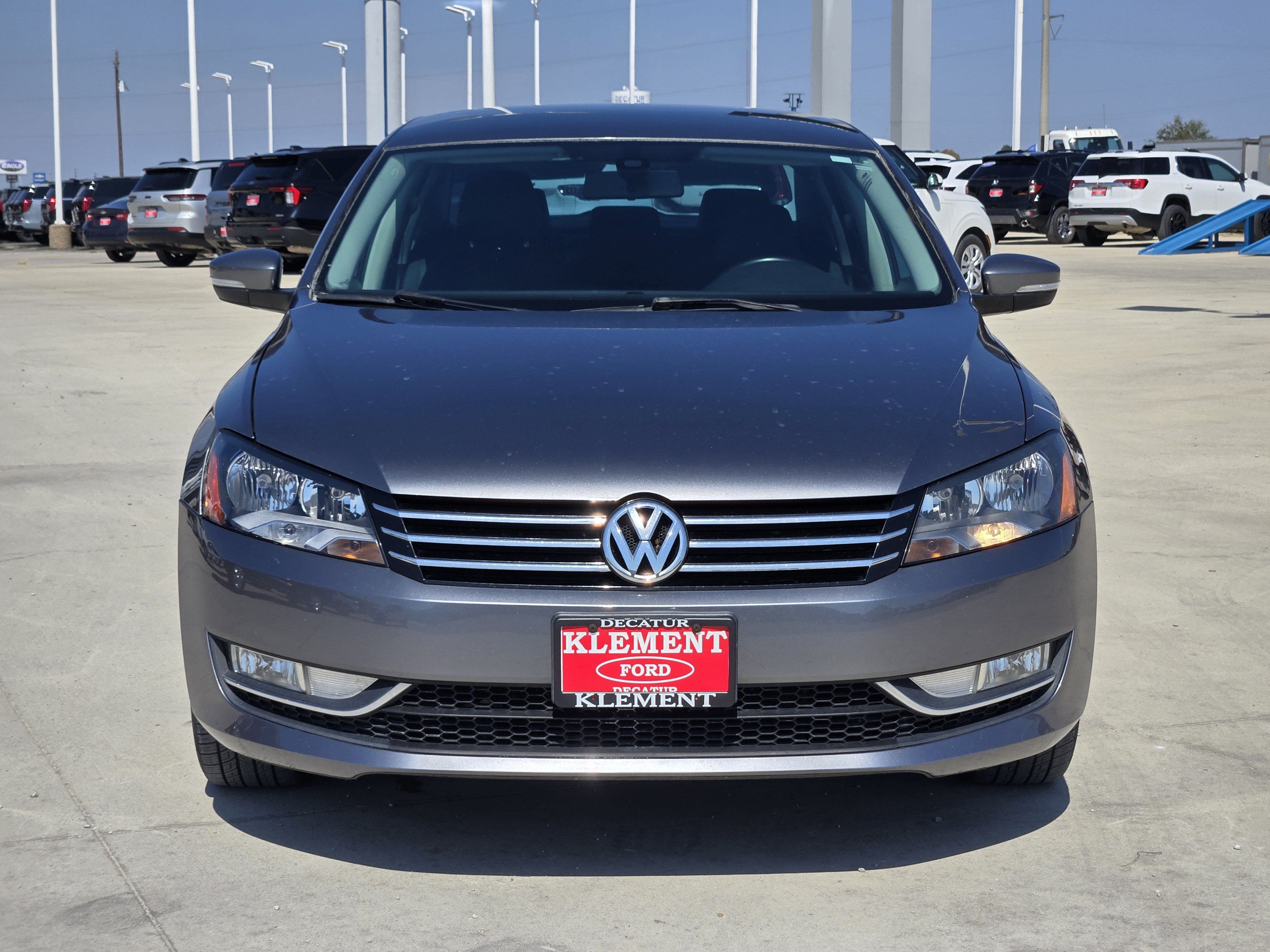 Used 2015 Volkswagen Passat 1.8T Limited Edition FWD image 2