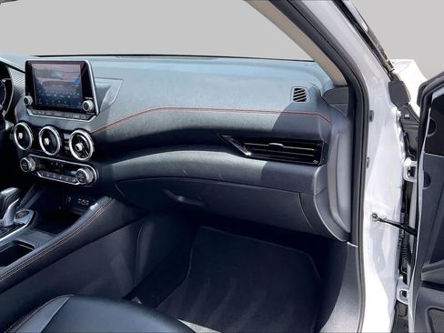 Used 2025 Nissan Sentra SR w/ SR Premium Package FWD image 19