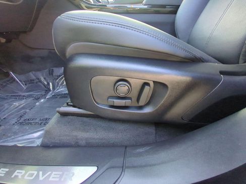 Used 2026 Land Rover Range Rover Velar S AWD/4WD image 14