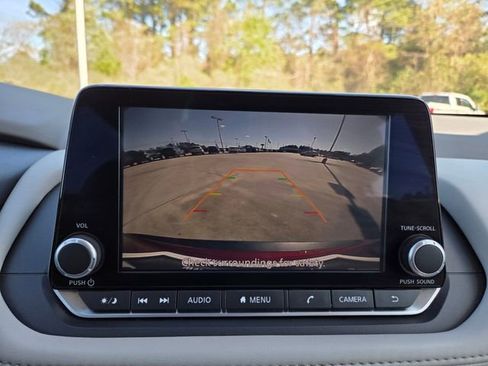 Used 2023 Nissan Rogue SV w/ SV Premium B Package image 24