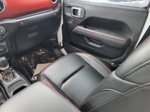 Used 2020 Jeep Gladiator Rubicon w/ Advanced Safety Group image 17