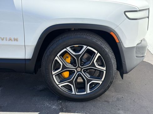 Used 2023 Rivian R1S Adventure AWD/4WD image 12