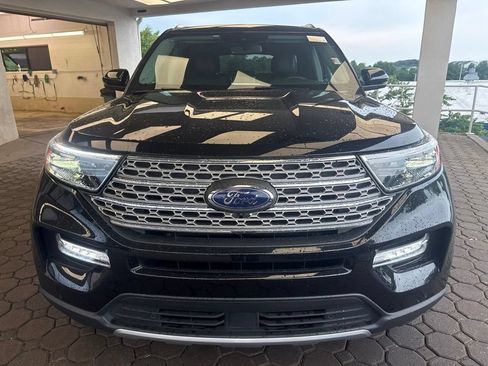 Used 2024 Ford Explorer Limited w/ Limited Technology Package AWD/4WD image 2