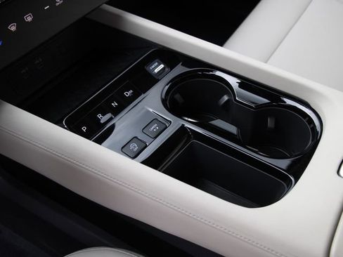 Certified 2025 Nissan Murano SV image 23