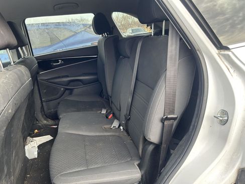 Used 2020 Kia Sorento L image 6