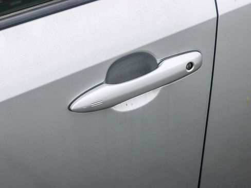 Used 2023 Toyota Corolla LE w/ LE Convenience Package image 8