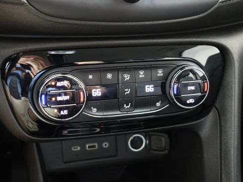 Used 2021 Buick Encore GX Select FWD image 27