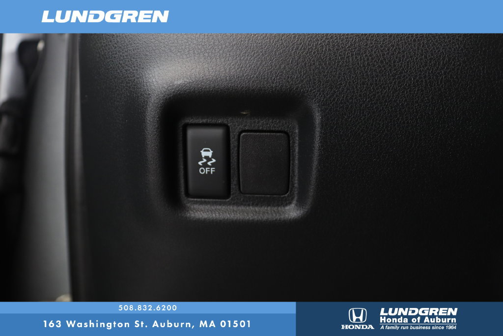 Used 2016 Nissan Versa SV FWD image 23