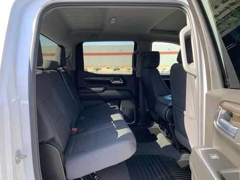 Used 2025 Chevrolet Silverado 1500 LT AWD/4WD image 25